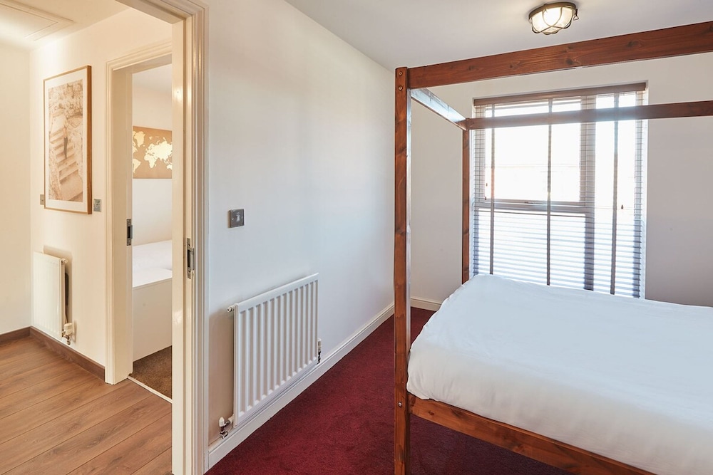 Host Stay Greenfinch Road view 5