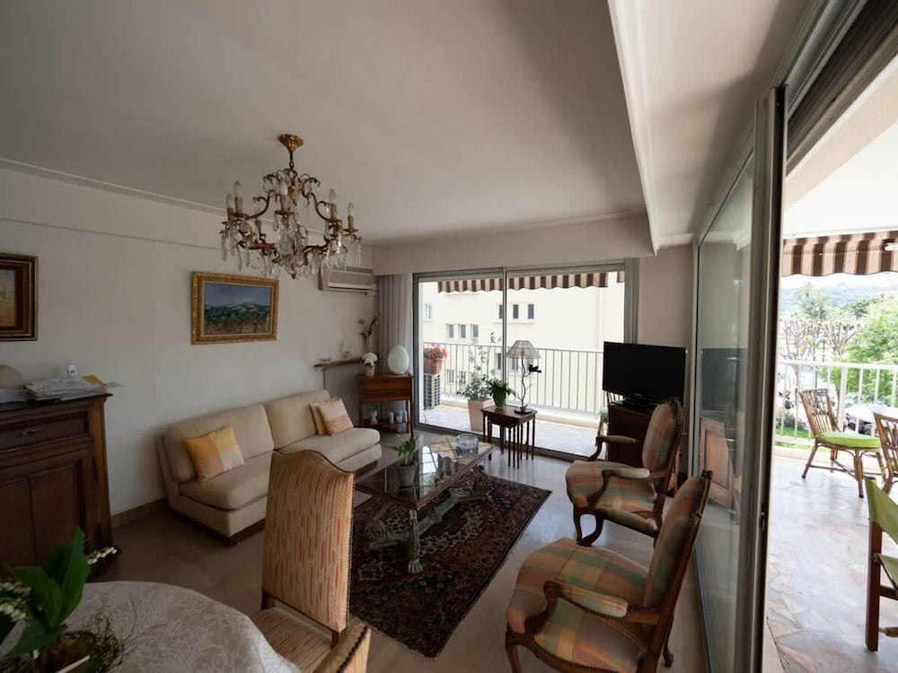 Apartment Near the Beaches Right in the Center Comfortable