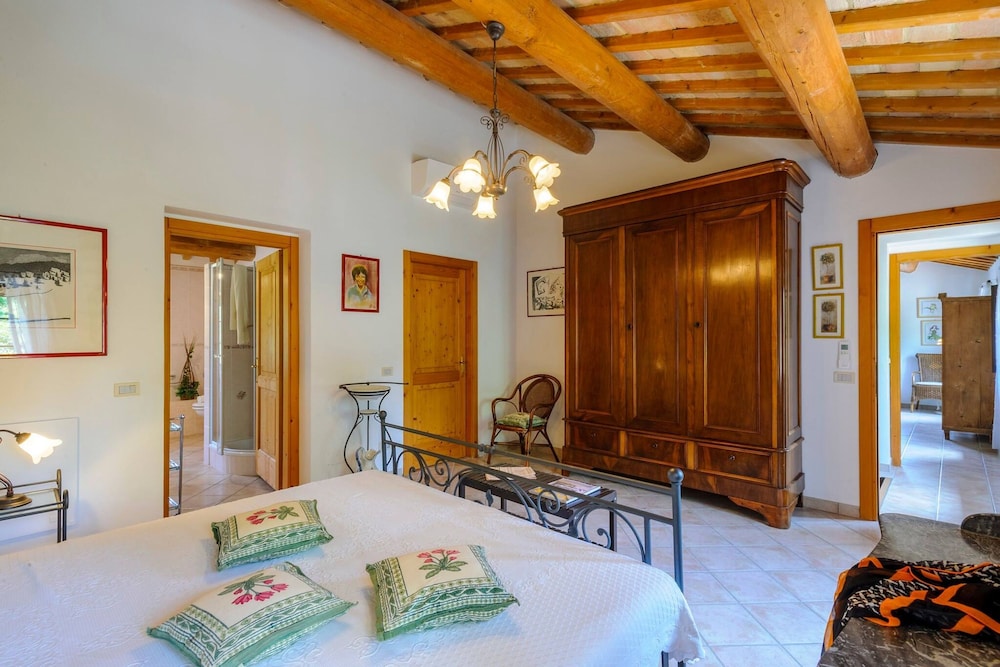 La Girolima 6 2 by Marche Holiday Villas