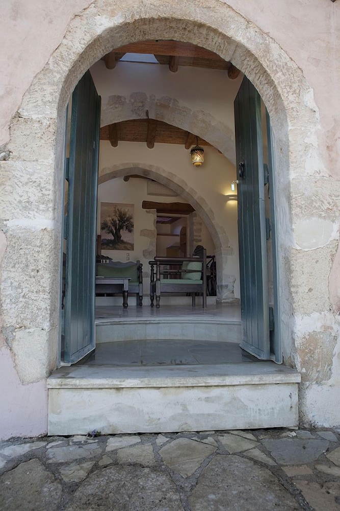 Kastellos Village - Central Complex