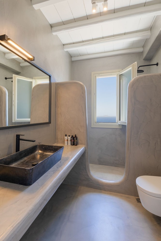 Renovated Luxury Oceanview Villa With Pool in Mykonos