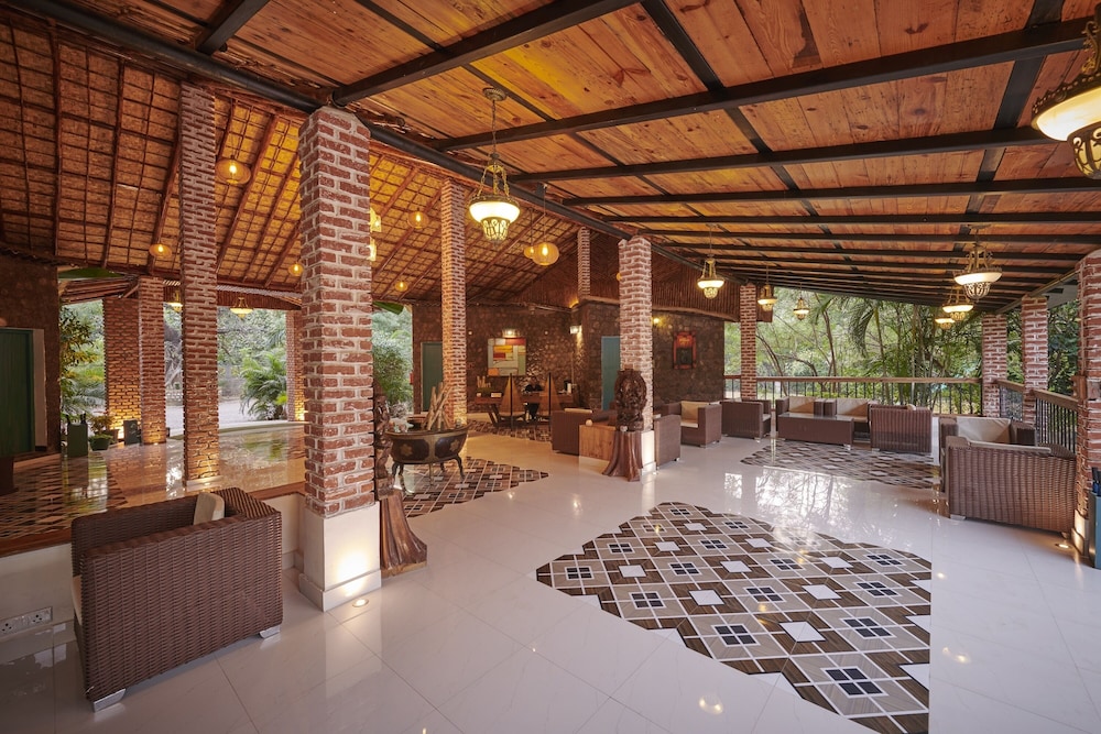Aacorn Hideaway Resort & Spa