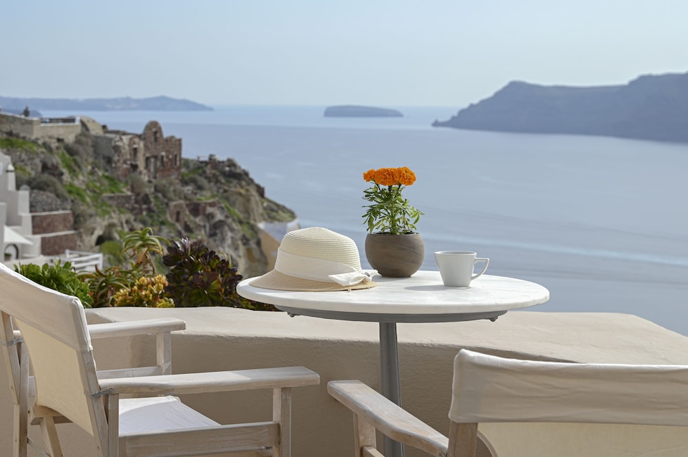 Nano Oia Villas