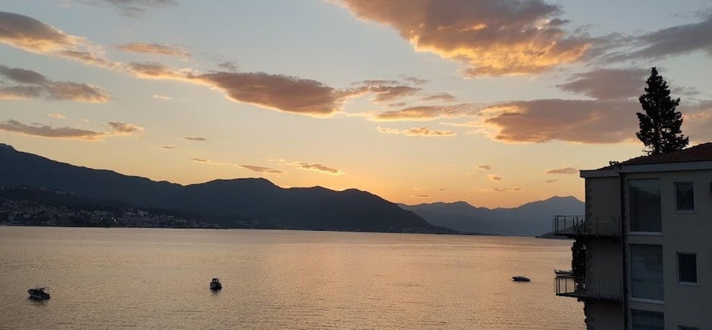 Detached Villa/njivice/sleeps6/stunning Views/wifi
