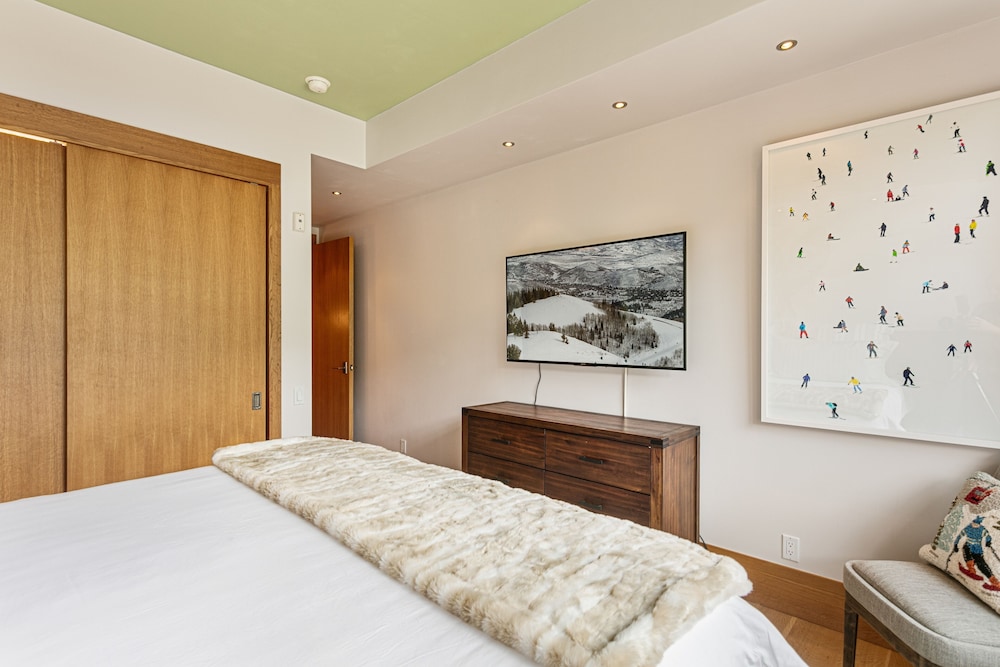 Grand Lodge - Four Bedroom #502 - Ski-in/ski-out 4 Condo