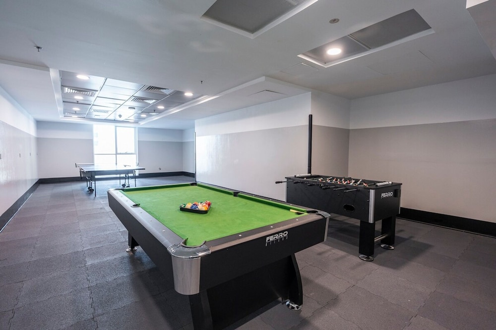 Cozy 1-bedroom Apartment for 4 in Dubai Marina