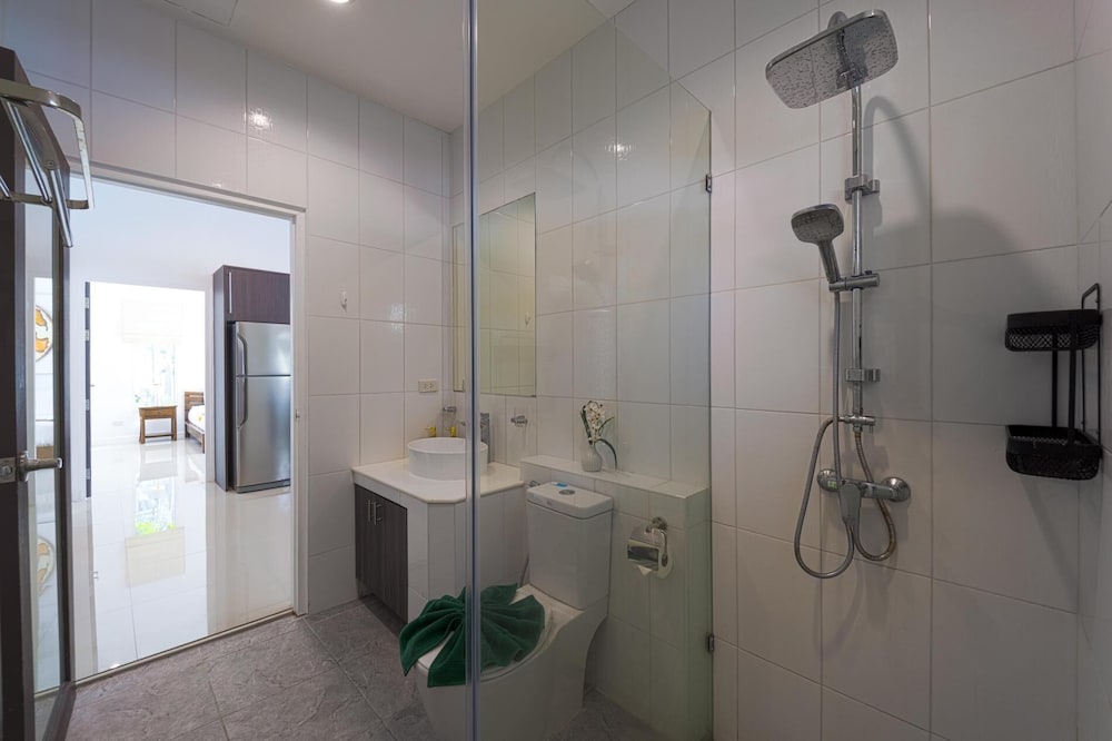 Modern Private 3 Bedroom Pool Villa GA1