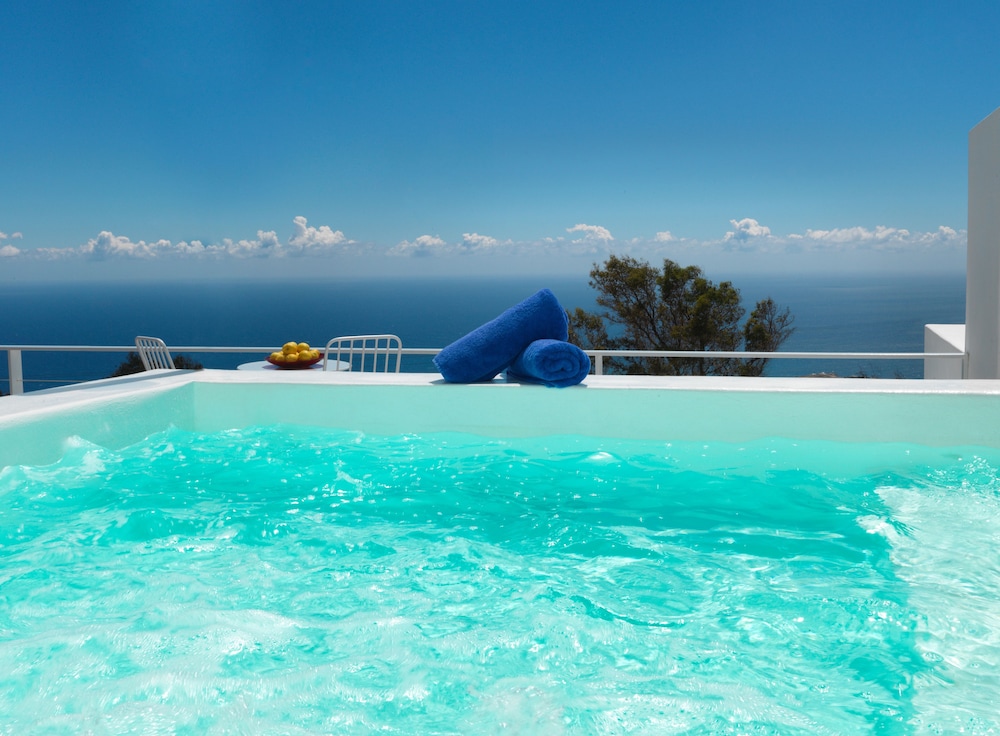 Santorini Heights