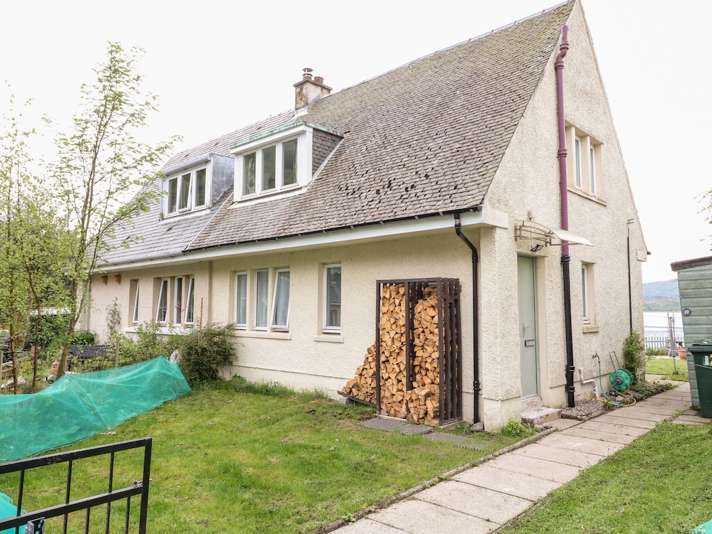 12 Kenmore Cottages