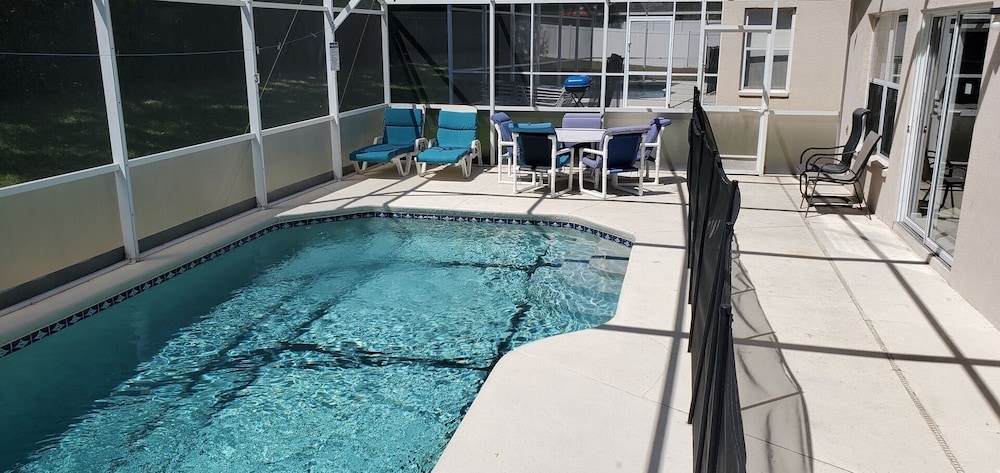 HL740BD 4 Bedroom Villa in Hampton Lakes 4 Home