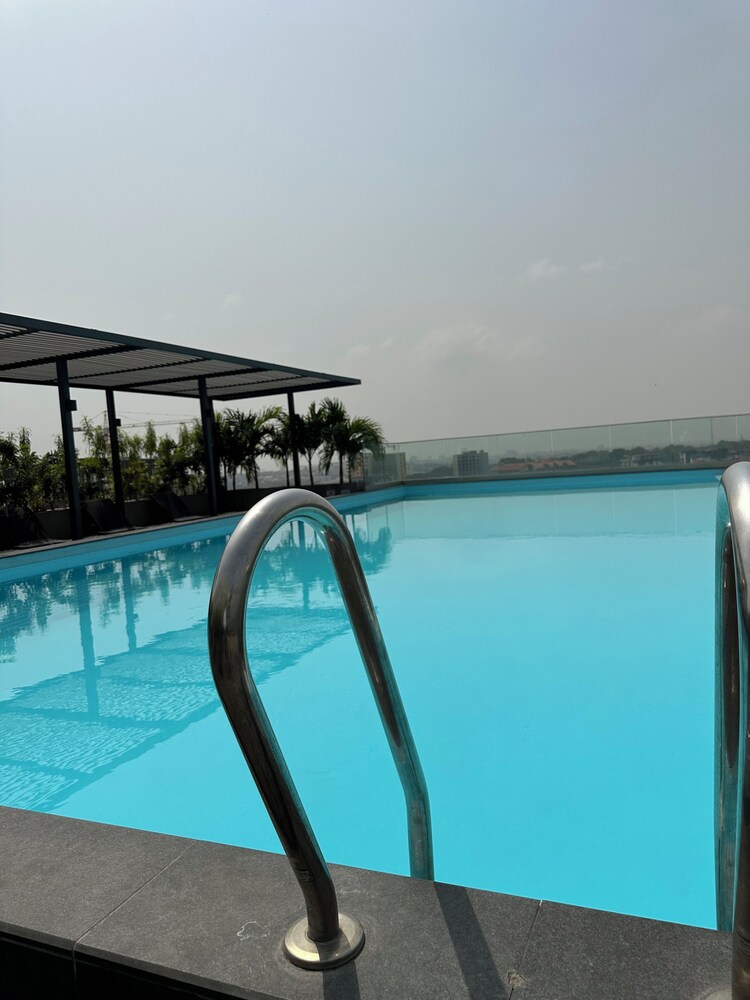 Easy Stay at the Lennox