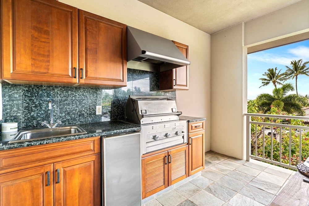 Close to Beaches & Restaurants - Spacious Townhome - Concierge Incl- Vrkcv
