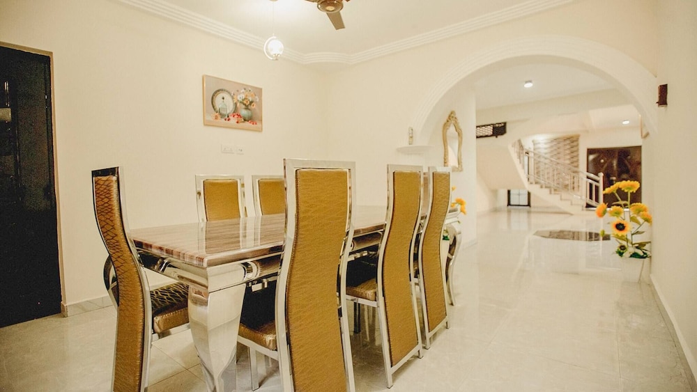 Digi Six-bedroom Accra Luxury Home at East Legon