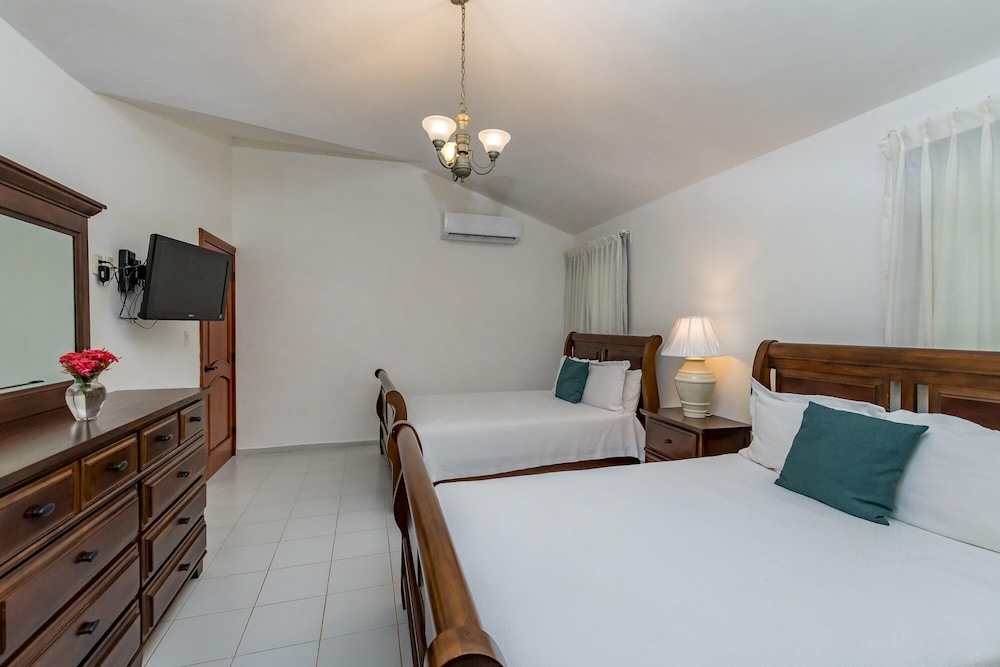 Casa de Campo Villa for Rent in Caribbean Style - With Pool Jacuzzi and Volleyball net view 4