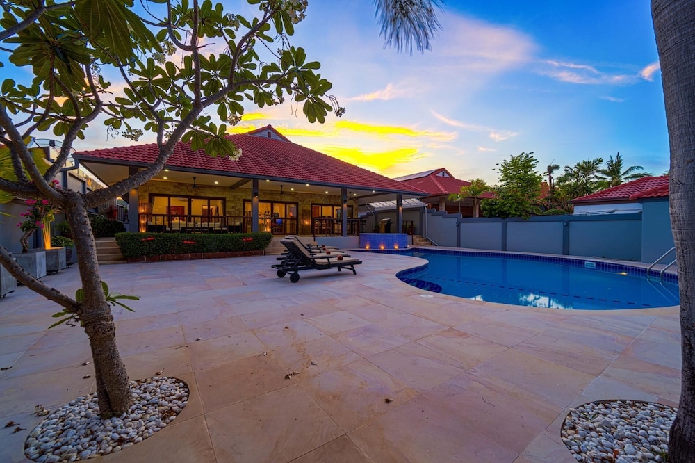 Lovely 3BR Villa in good Location CV3MA