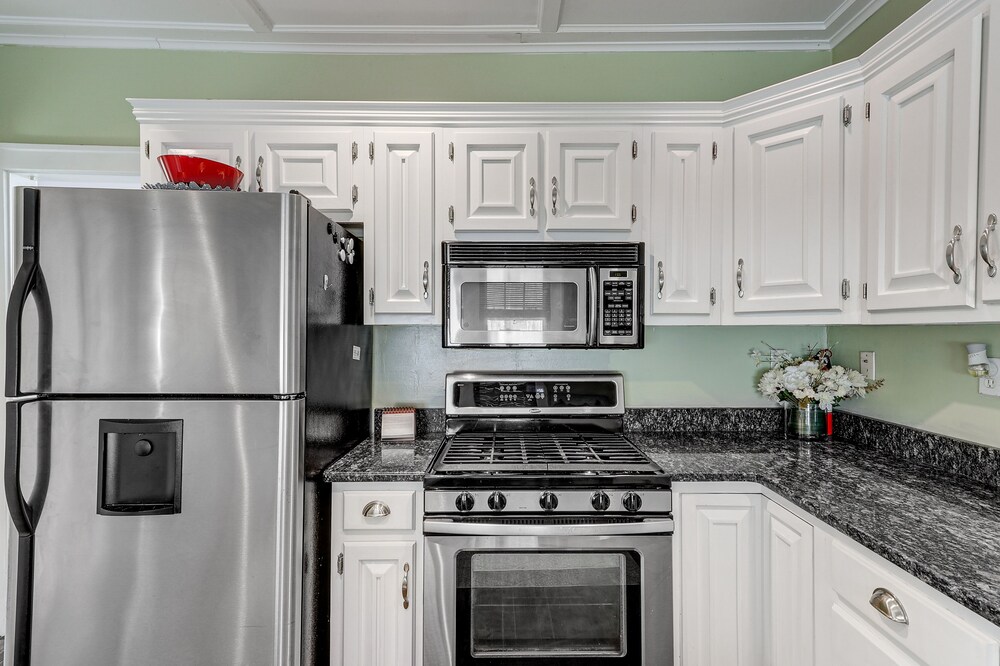 Charming Connecticut Retreat Near Museums Hiking - Property Image 17