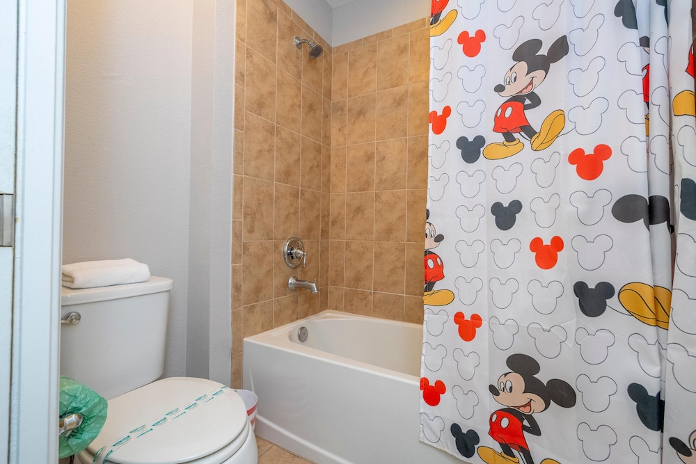 8822 GC - Fabulous 5BR Townhome: Pet Friendly