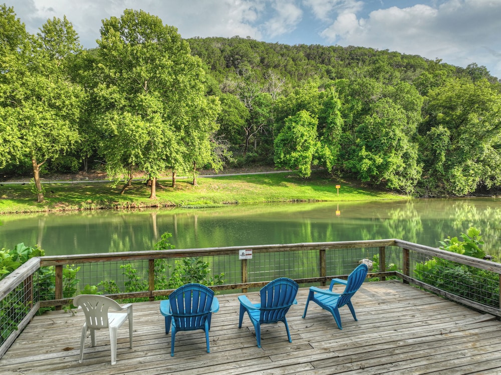 Riverfront Family Getaway on the Guadalupe