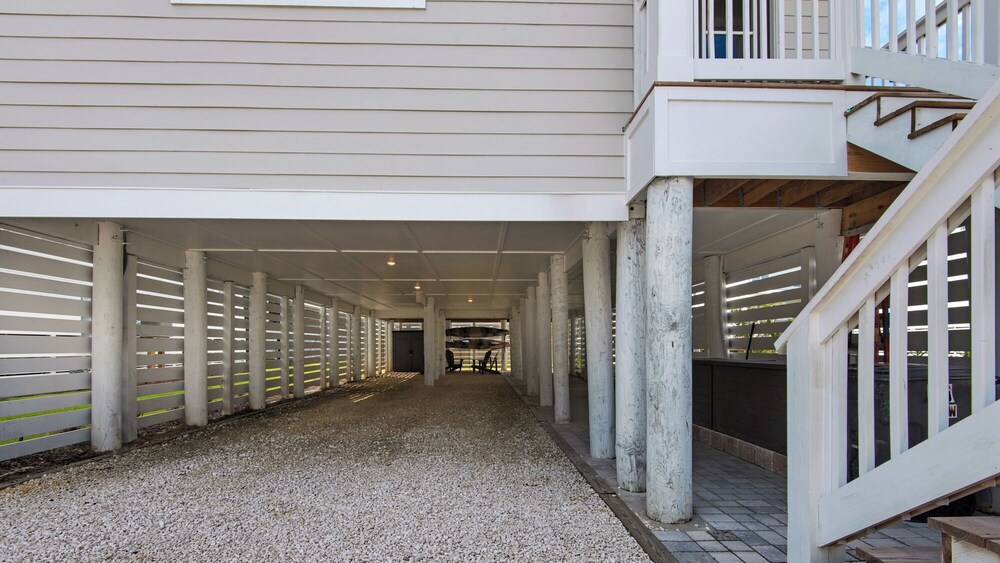 4BR Home With Deck & Grill Fun + Free Attraction Tickets!