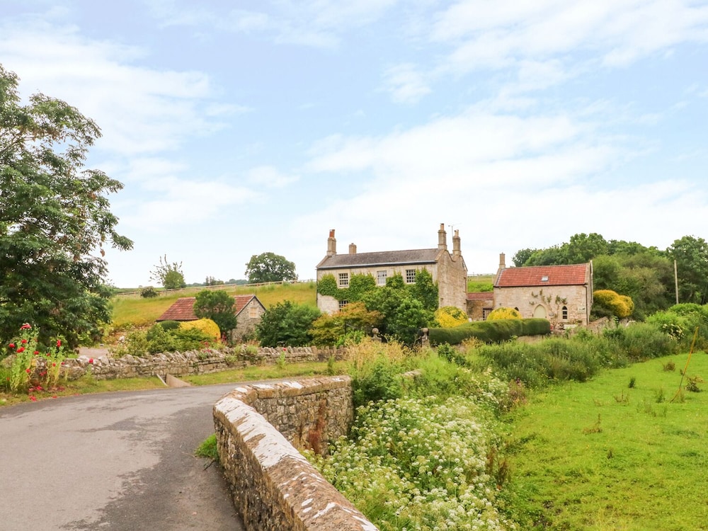 Pheasant Cottage view 4