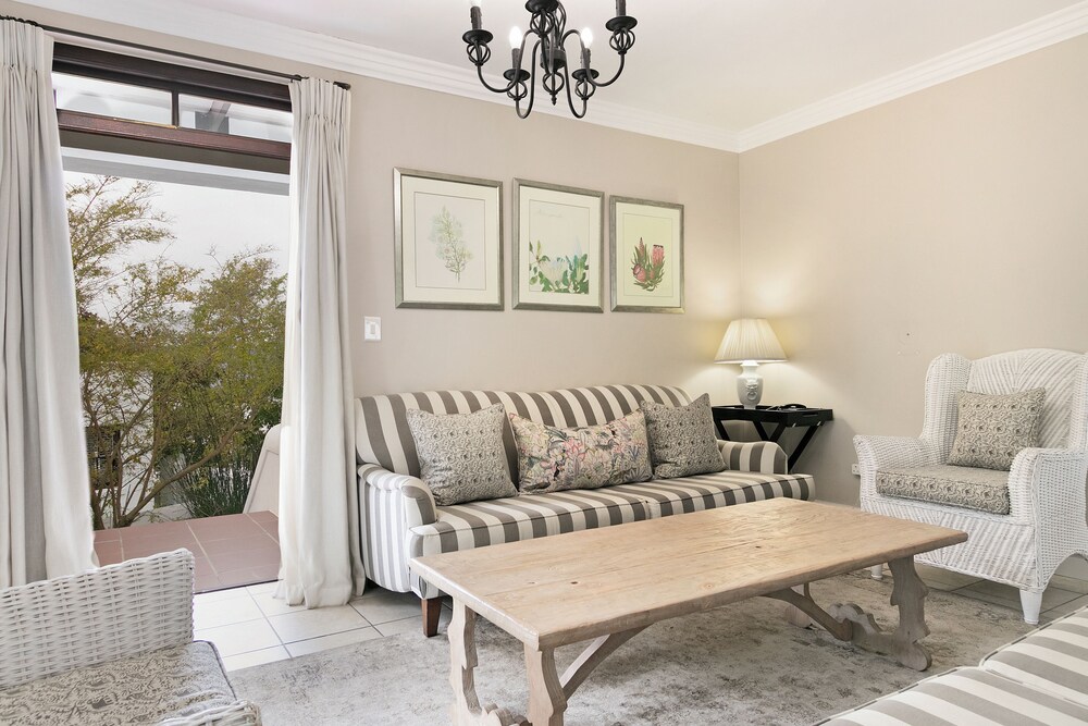 Winelands Golf Lodges at De Zalze