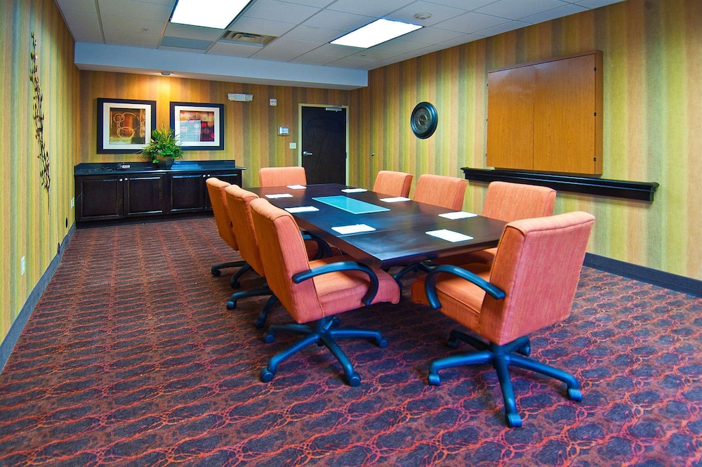 Elk City Vacations - Hampton Inn  Suites Elk City - Property Image 5