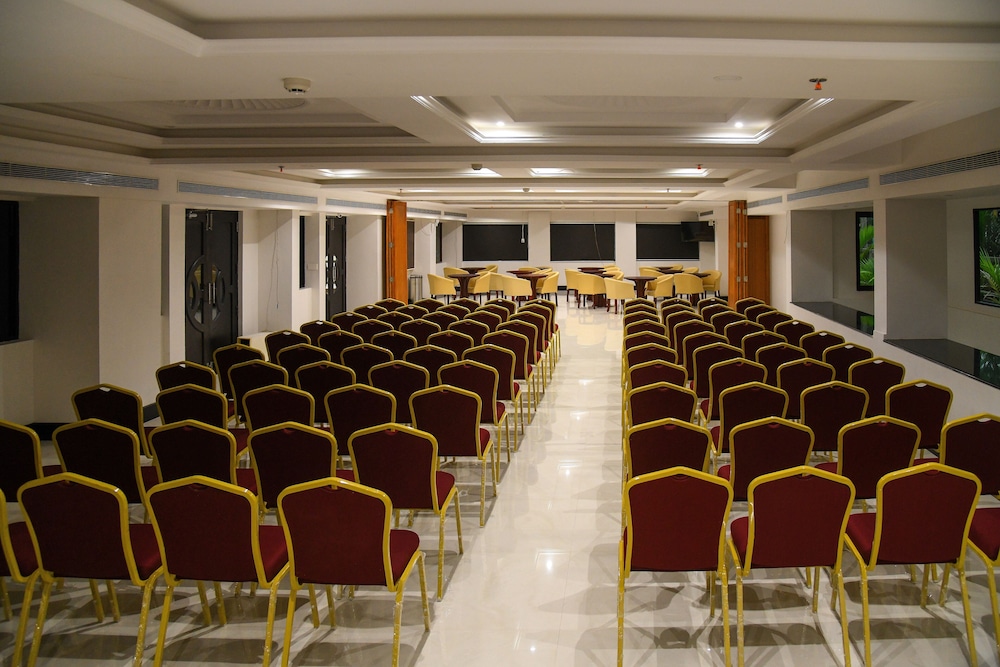 Sajjoys Hotel