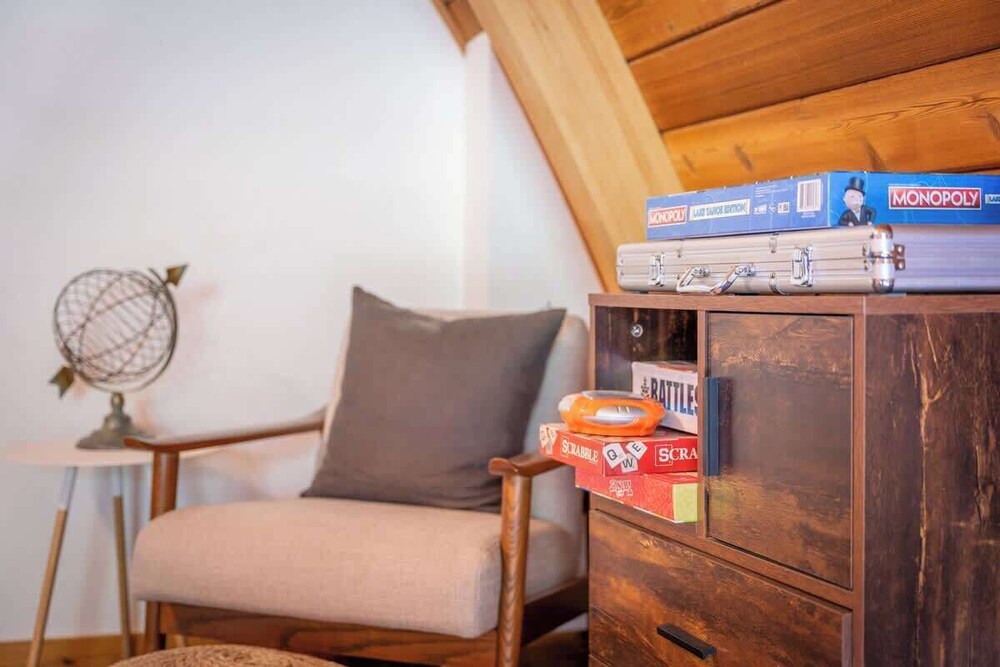 The Canoe Cabin