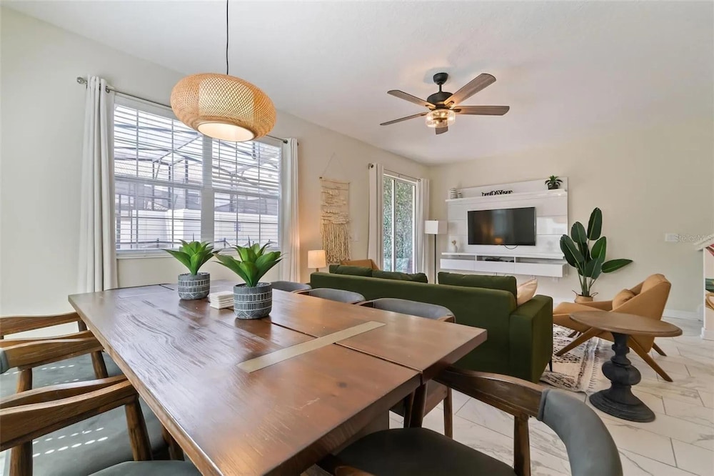 Vibrant 5Bd w Private Pool Waterpark at Storey Lake 4811m