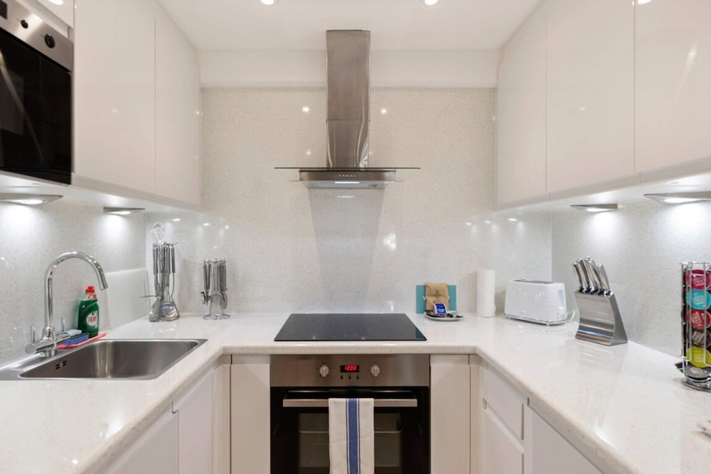 Bright 1 Bedroom House near Edgware Road