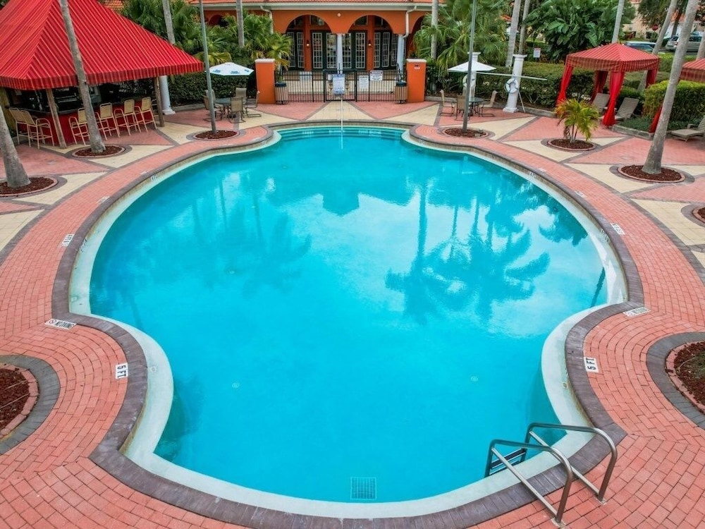 Six Bed Pool Villa In Resort -close To Disney! 6 Bedroom Villa