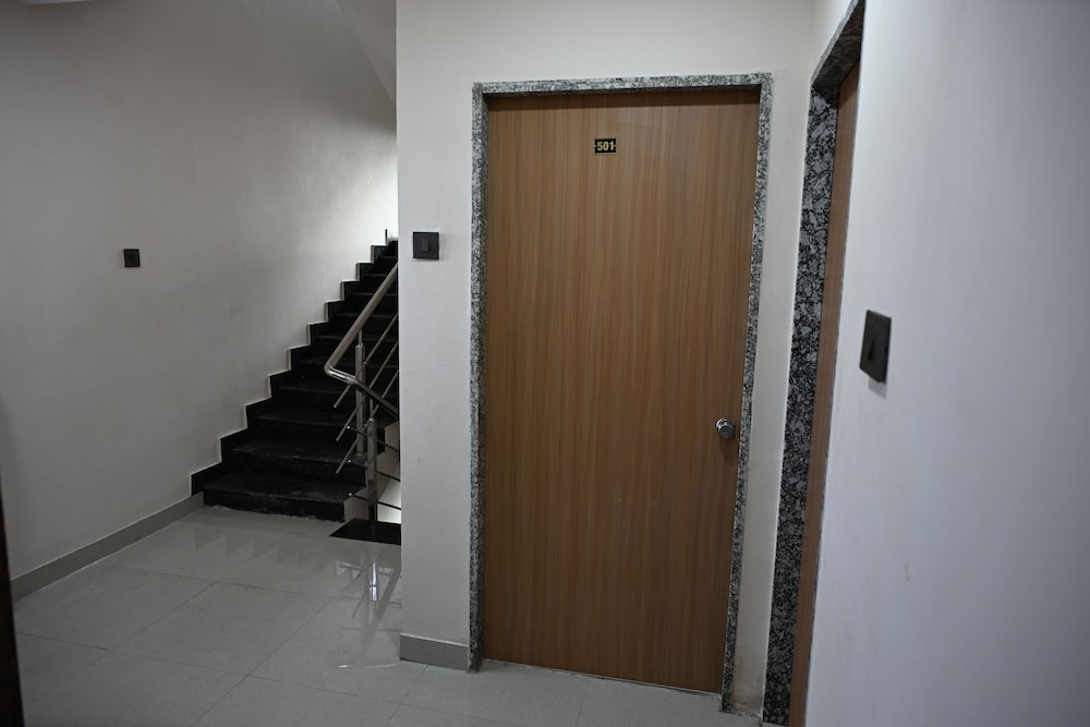 Ravechi Krupa Hotel