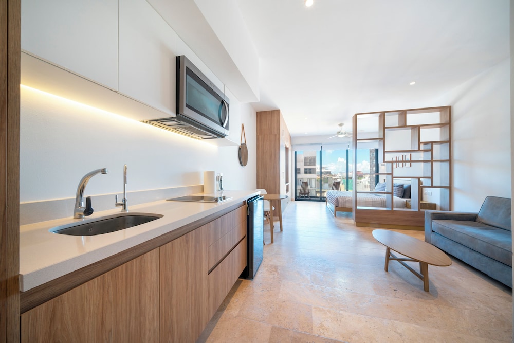 1 Bedroom Pool & Gym - Piedra Azul 605