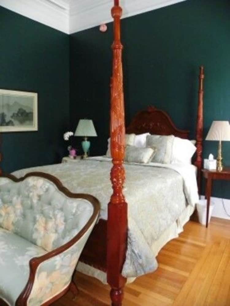 Marble Mansion Inn