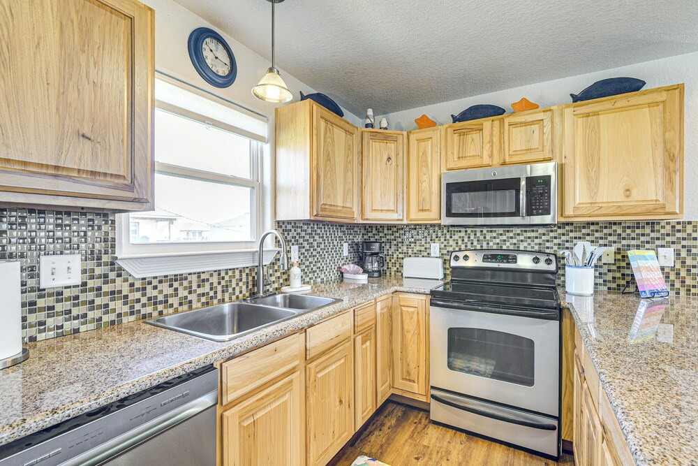 1 Block to Surfside Beach: Home w/ Gulf Views!