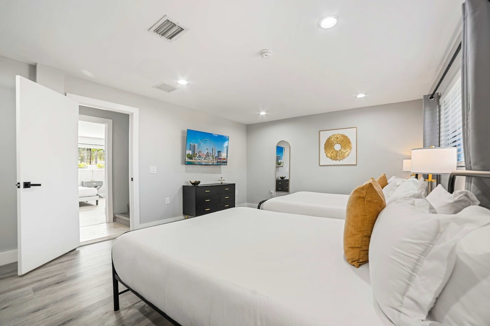 Spacious 6BR Beach Getaway w/ Heated Pool