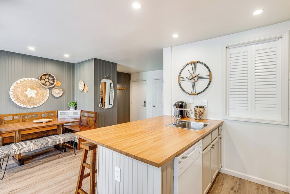 Stroll to The Village: Year-round Family Getaway