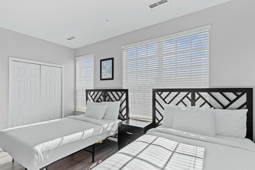 Vista Cay Swanky