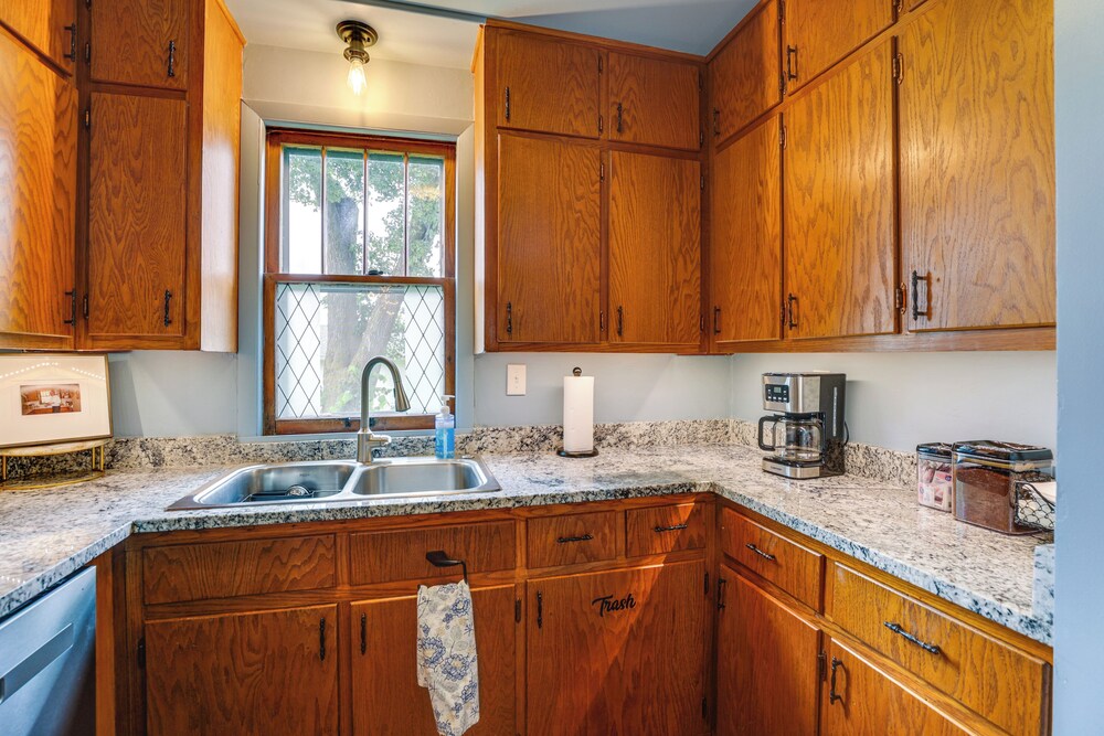 Group Getaway: Luxe Farmhouse in Mt Horeb!