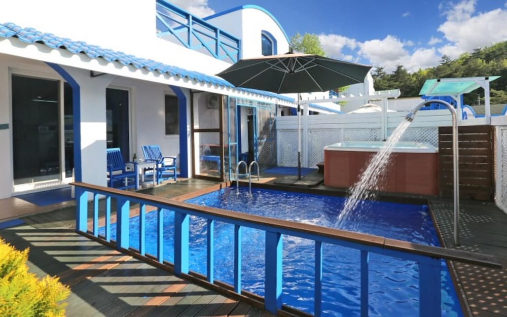 Yangyang Lodes Pool Villa view 5