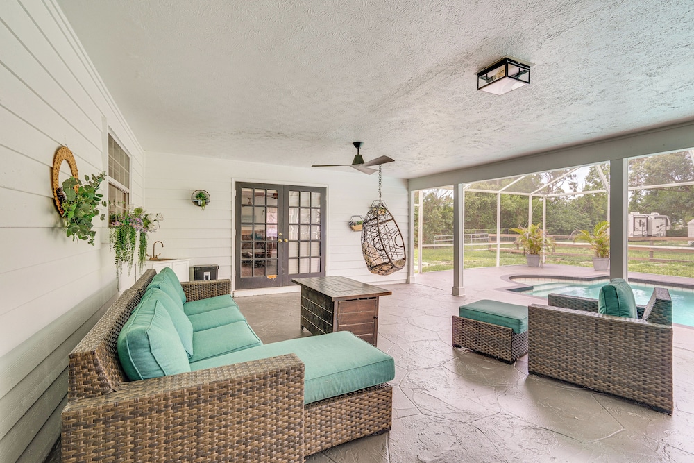 Private Pool & Yard: Family Retreat in Cape Coral