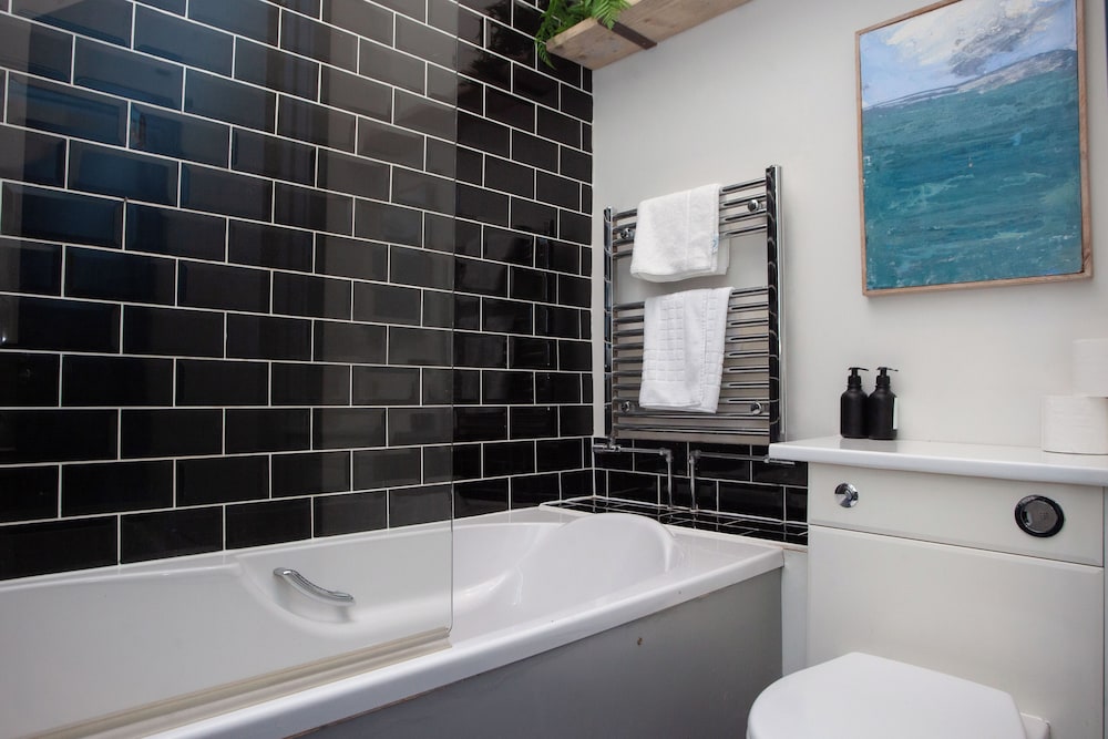 higgihaus 107 Sleeps 4 Monday - Friday