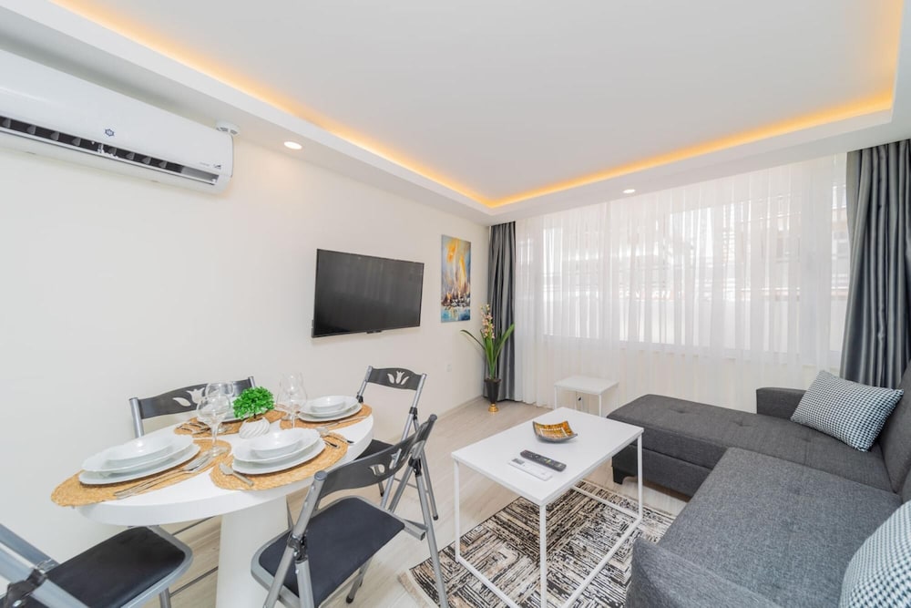 Convenient Flat 3 min to Hadrian s Gate in Antalya