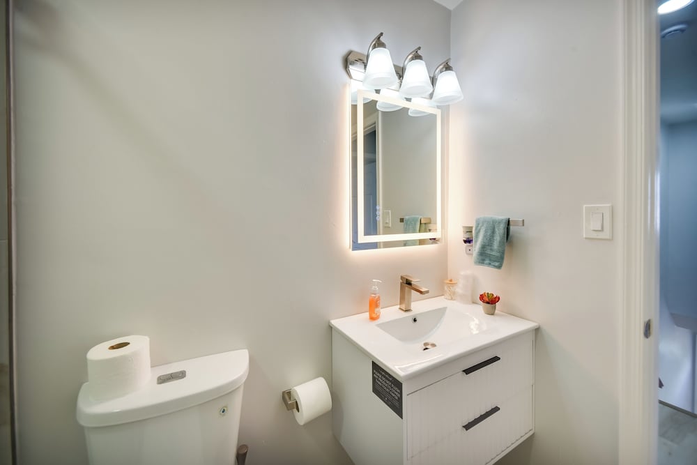 Stay By the Beach! Norfolk Duplex Half-mi to Ocean
