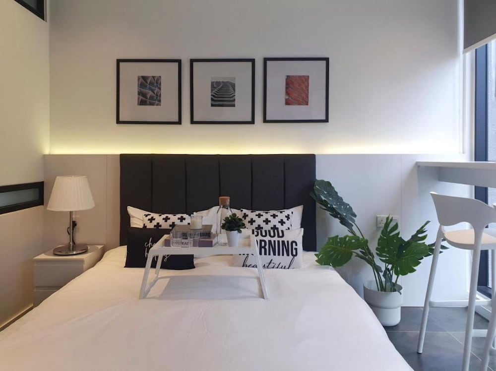 Scarletz Suites KLCC by Purple Orchid