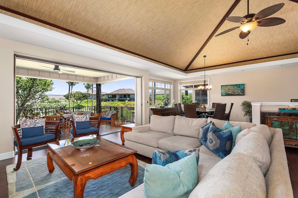 Private Beach Access Includes Concierge Outdoor Spacious Lanai!