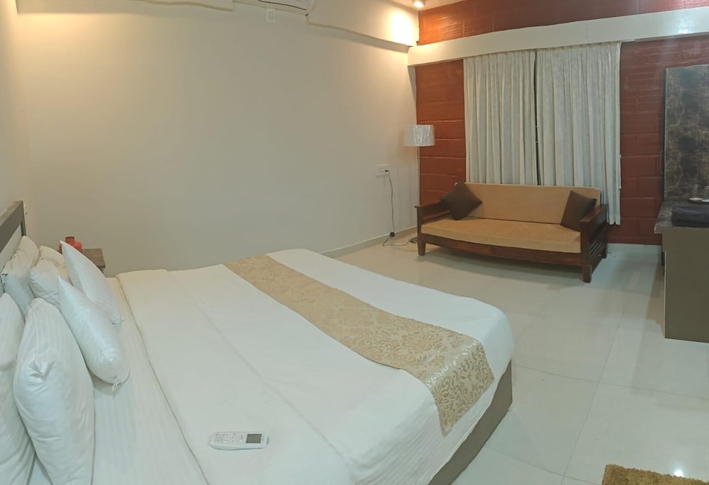 Golden Hill Resort