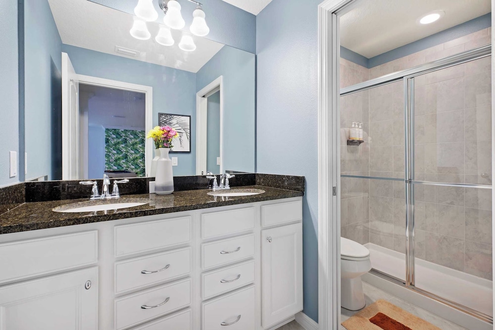 Sleeps 20! Resort Home Near Disney, Pool+game Room Twice-as-nice by Avantstay