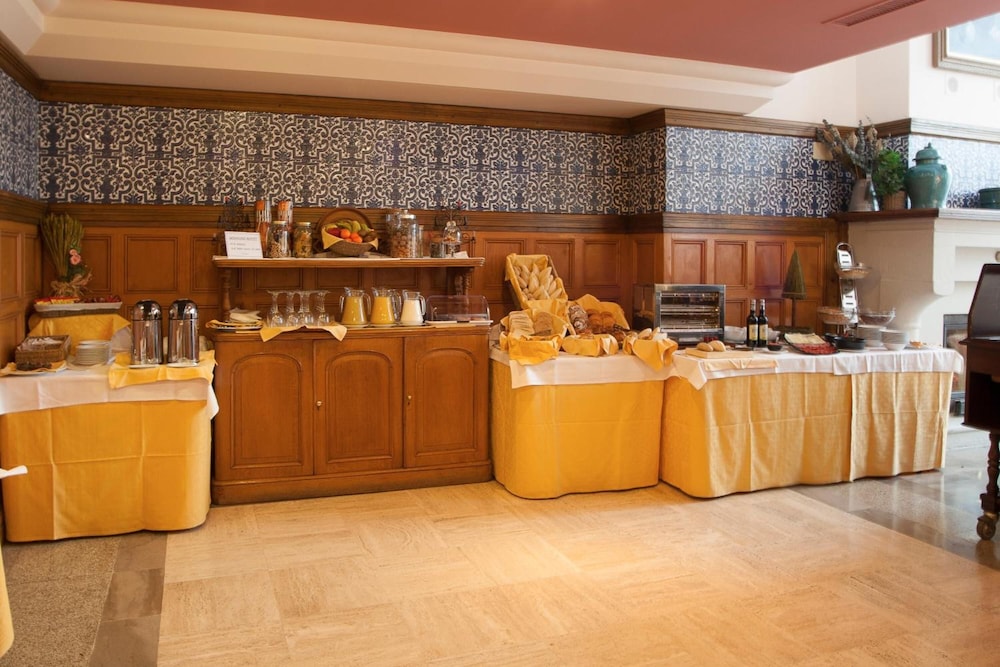 Monachil Vacations - Aparthotel Trevenque - Property Image 4