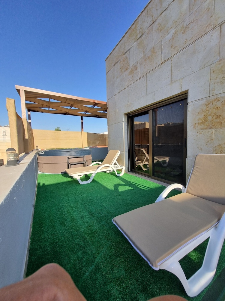Luxurious Amman Apartment With Private Pool and Modern Amenities